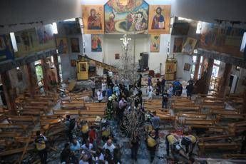 Siria attacco Isis in una chiesa a Damasco 20 morti e oltre 50 feriti Siria attacco Isis in una chiesa a Damasco 20 morti e oltre 50 feriti