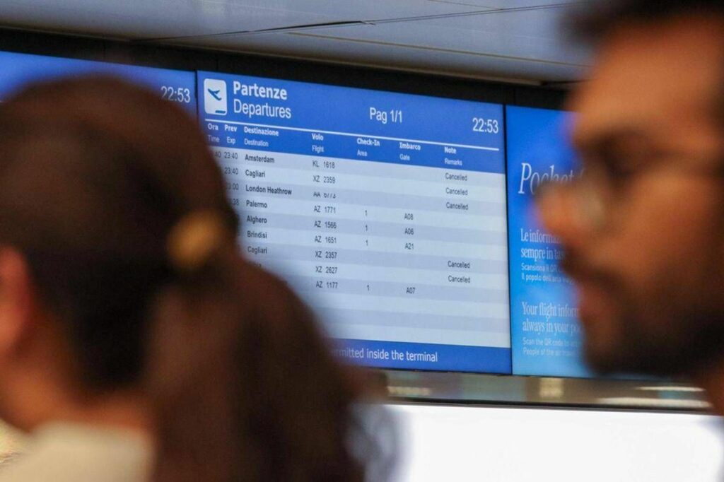 Stop voli per guasto a centro radar Milano traffico aereo tornato regolare Stop voli per guasto a centro radar Milano traffico aereo tornato regolare
