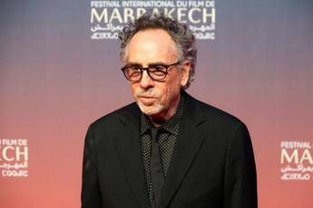 Tim Burton presenta Mercoledi 2 in Italia lincontro con i ragazzi del Giffoni Film Festival Tim Burton presenta Mercoledi 2 in Italia lincontro con i ragazzi del Giffoni Film Festival