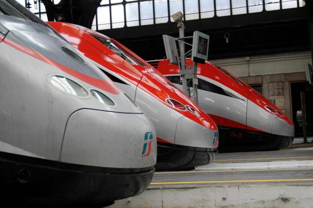 Treni rallentamenti su Roma Napoli ritardi fino a due ore