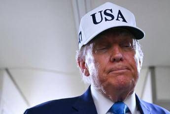 Trump festeggia oggi 79 anni ma sui social monta la teoria del catetere Trump festeggia oggi 79 anni ma sui social monta la teoria del catetere