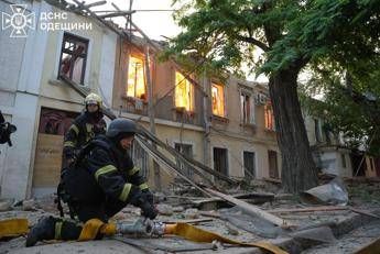 Ucraina Russia bombarda Kiev nella notte almeno 14 morti Ucraina Russia bombarda Kiev nella notte almeno 14 morti