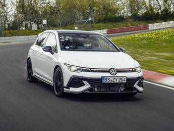 Volkswagen Golf GTI EDITION 50 prestazioni da primato sul Nordschleife