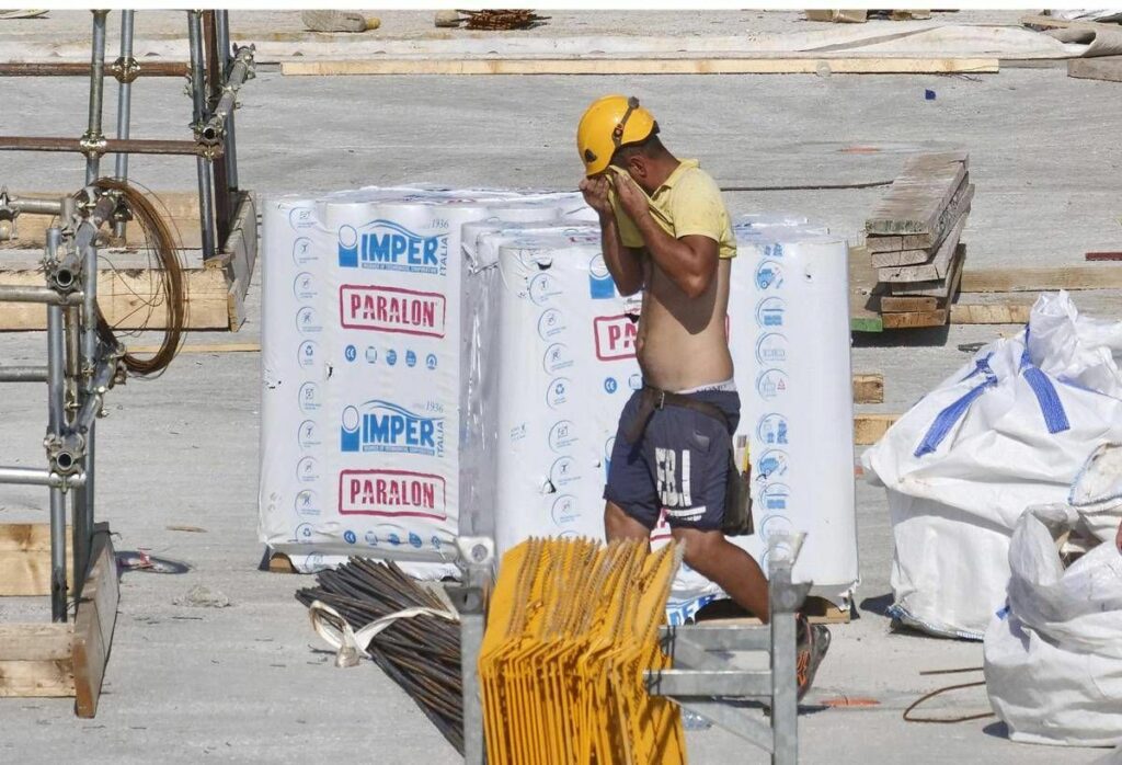Caldo firmato protocollo lavoro Priorita a salute e sicurezza Caldo firmato protocollo lavoro Priorita a salute e sicurezza