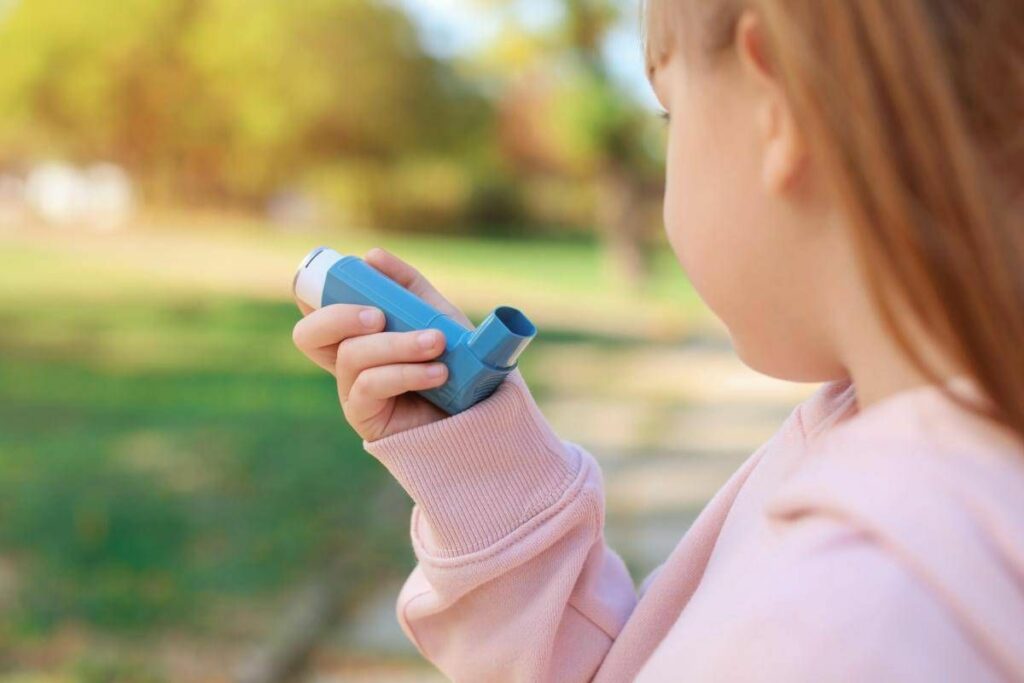 Estate 1 bambino su 10 soffre di asma Simri salute del respiro non va trascurata Estate 1 bambino su 10 soffre di asma Simri salute del respiro non va trascurata