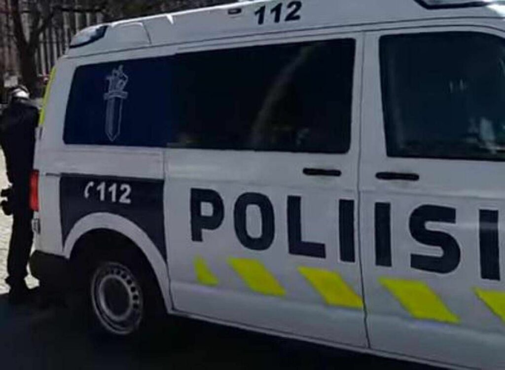 Finlandia attacco con coltello in centro commerciale diversi feriti. Un arresto Finlandia attacco con coltello in centro commerciale diversi feriti. Un arresto