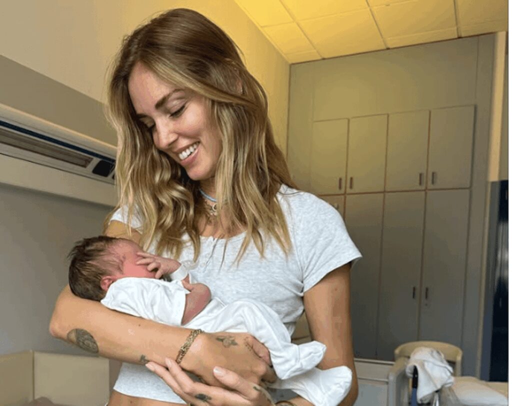Francesca Ferragni mamma bis lincontro con le zie Chiara e Valentina Francesca Ferragni mamma bis lincontro con le zie Chiara e Valentina