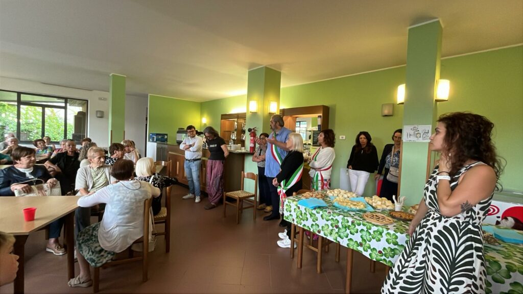 GAZZANIGA INAUGURATO IL CAFFE SOCIALE UN NUOVO SPAZIO DI INCONTRO PER ANZIANI GAZZANIGA INAUGURATO IL CAFFE SOCIALE UN NUOVO SPAZIO DI INCONTRO PER ANZIANI