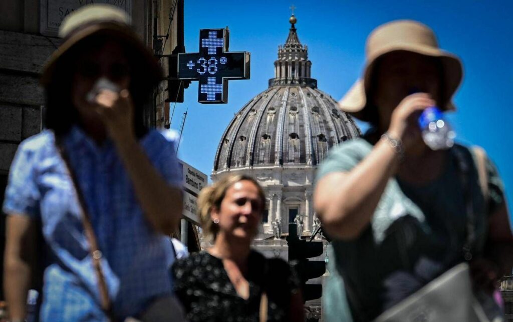 Il caldo miete vittime in Italia ed Europa oggi 18 citta da bollino rosso venerdi saranno 20 Il caldo miete vittime in Italia ed Europa oggi 18 citta da bollino rosso venerdi saranno 20