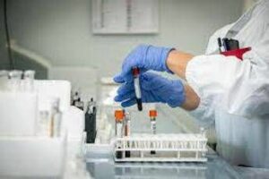Infezioni respiratorie studio evidenzia impatto metapneumovirus su anziani