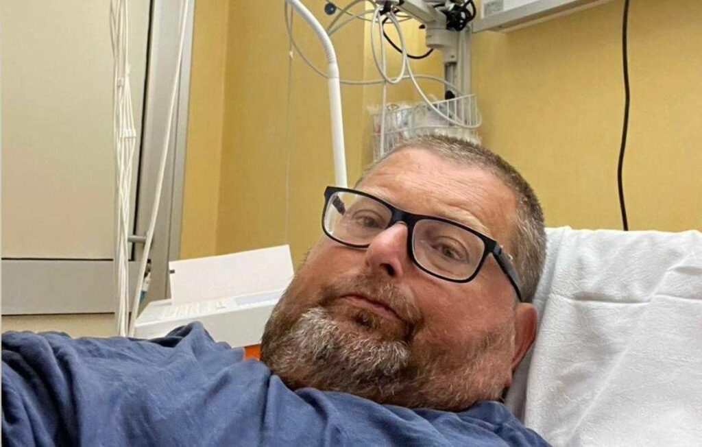 Mario Adinolfi il racconto Notte con dolori atroci grazie ai medici ora sono a casa Mario Adinolfi il racconto Notte con dolori atroci grazie ai medici ora sono a casa