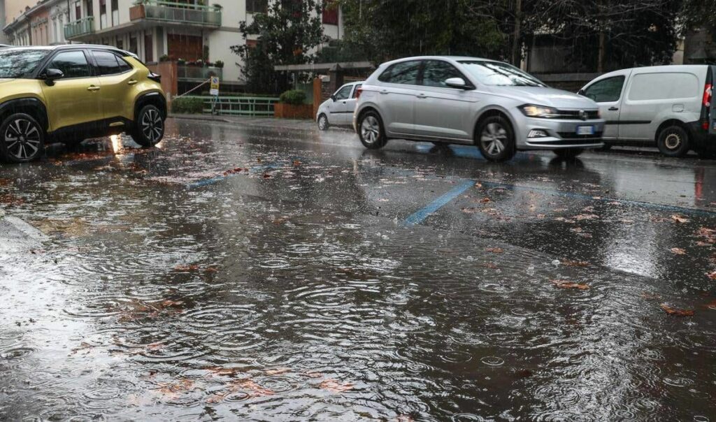 Meteo e supercelle arriva maltempo con grandine Italia divisa in due Meteo e supercelle arriva maltempo con grandine Italia divisa in due