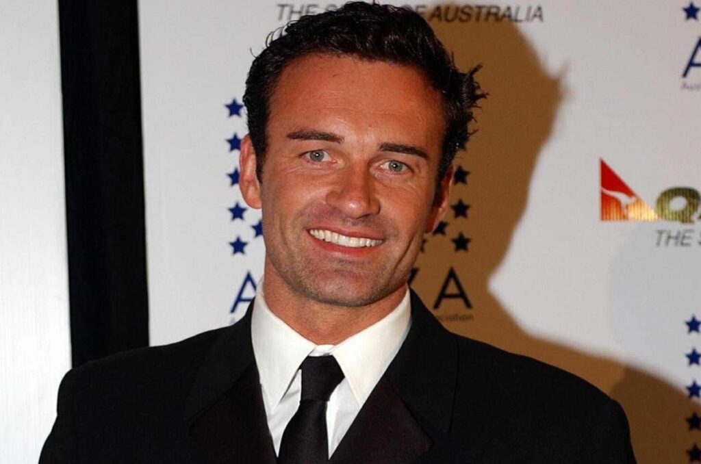 Morto Julian McMahon attore di NipTuck e Streghe aveva 56 anni Morto Julian McMahon attore di NipTuck e Streghe aveva 56 anni