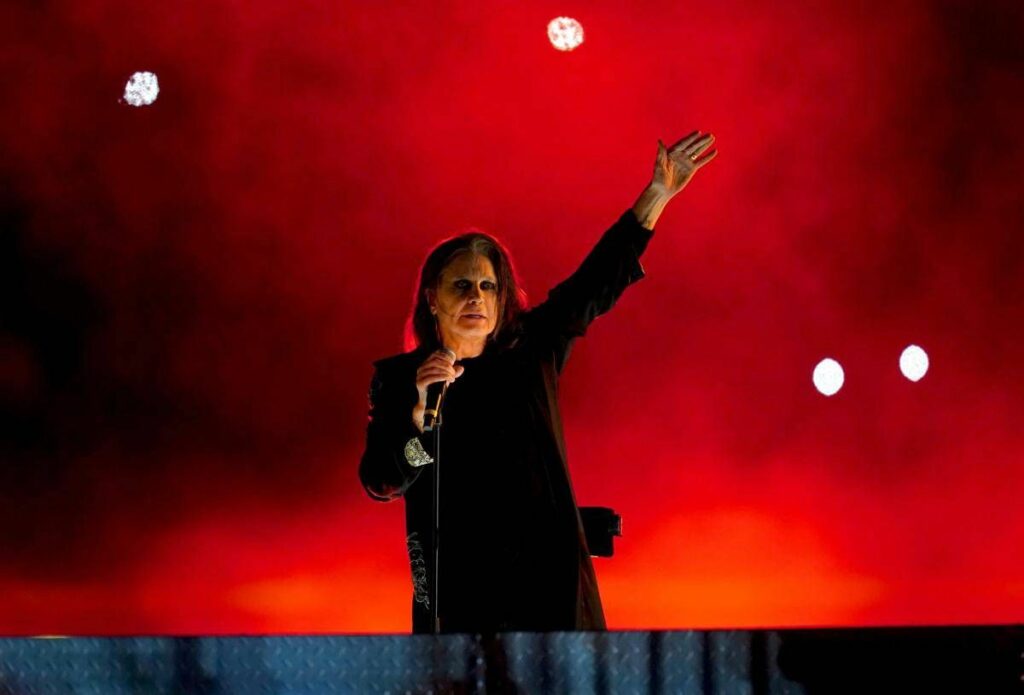 Ozzy Osbourne e Black Sabbath la reunion a Birmingham per un addio leggendario Ozzy Osbourne e Black Sabbath la reunion a Birmingham per un addio leggendario