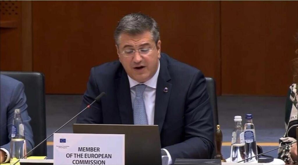 Roma lapp Julia incassa i complimenti del commissario Ue Tzitzikostas Roma lapp Julia incassa i complimenti del commissario Ue Tzitzikostas