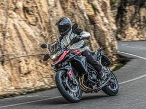 Triumph Italia FY25 immatricolazioni da primato e rete vendita in crescita