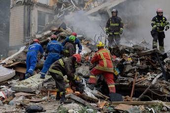 Ucraina esplosioni vicino centrale Zaporizhzhia. Droni di Kiev sulla Russia