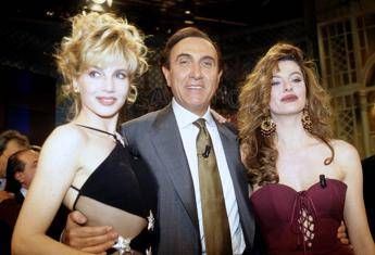 Alba Parietti contro Lorella Cuccarini Tenta di mettermi in ridicolo con una storia di 30 anni fa