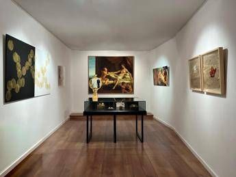 Arte alla Galleria dArte Contini a Cortina la mostra .Tutto cio che luccica