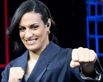 Boxe lex manager Imane Khelif ha smesso. Ma poi arriva la precisazione