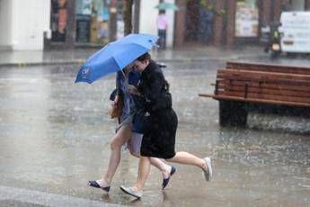 Caldo africano sempre piu vicino prima grandine e temporali le previsioni meteo Caldo africano sempre piu vicino prima grandine e temporali le previsioni meteo
