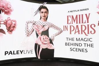 Emily in Paris sbarca a Venezia il caso casting come devono essere le comparse Emily in Paris sbarca a Venezia il caso casting come devono essere le comparse