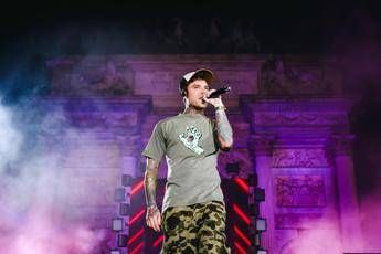 Fedez a Cittanova il cachet stellare e il mistero Non e di 100mila euro Fedez a Cittanova il cachet stellare e il mistero Non e di 100mila euro