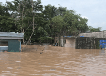 Inondazioni e frane in Thailandia sei morti per la tempesta tropicale Wipha Inondazioni e frane in Thailandia sei morti per la tempesta tropicale Wipha
