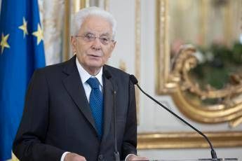 Mattarella Nostro tempo segnato dalle guerre giovani siano costruttori di pace Mattarella Nostro tempo segnato dalle guerre giovani siano costruttori di pace