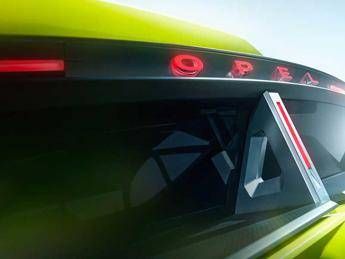 Opel presenta la nuova concept car per lIAA Mobility 2025 Opel presenta la nuova concept car per lIAA Mobility 2025