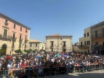 Pippo Baudo alle 16 i funerali. Padre spirituale Ultime settimane di grande sofferenza