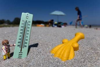 Ponte Ferragosto tra sole caldo ed acquazzoni poi la svolta