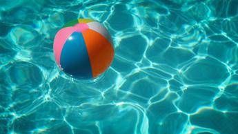 Ragusa bimbo di due anni annega in piscina gonfiabile