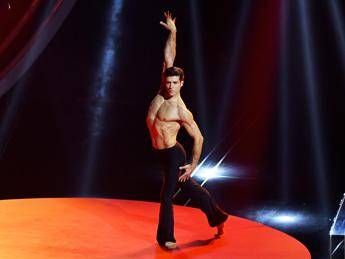 Roberto Bolle insignito in Francia del titolo di Chevalier des Arts et des Lettres Roberto Bolle insignito in Francia del titolo di Chevalier des Arts et des Lettres
