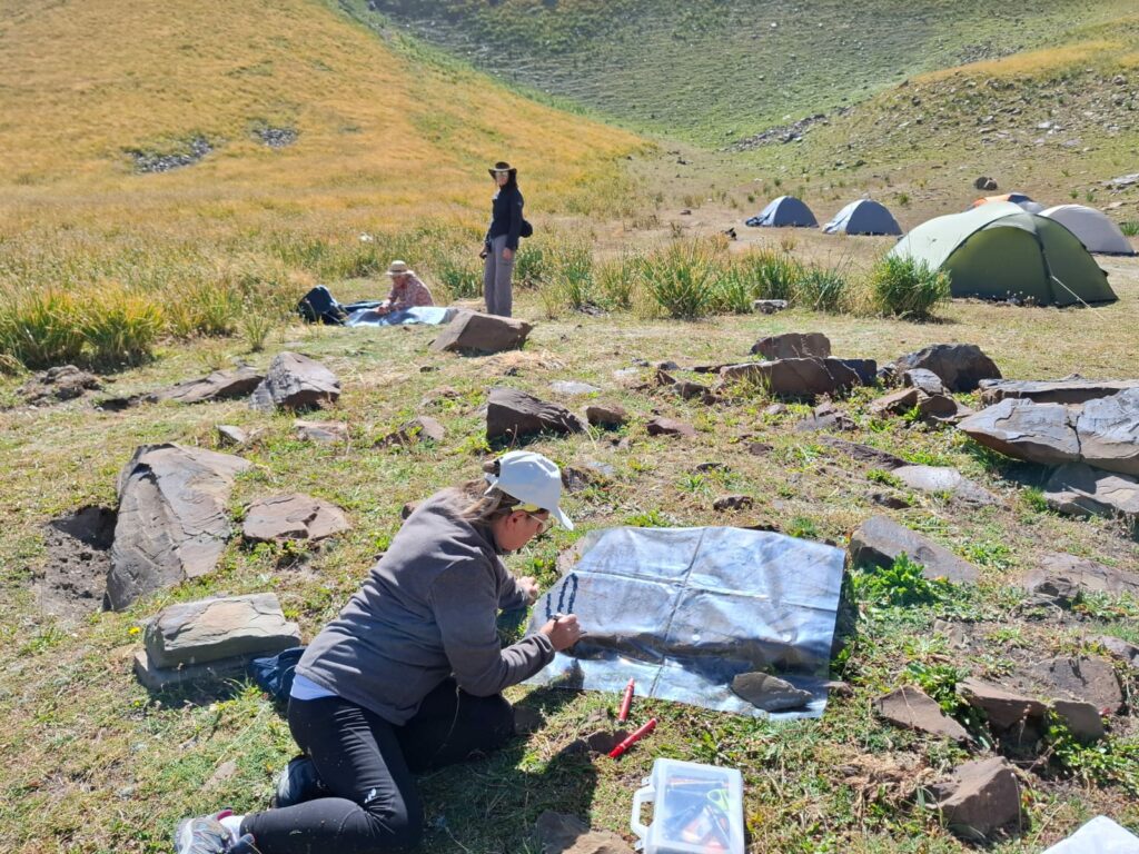 Spedizione in Kirghizistan del Centro Camuno di Studi Preistorici nuove ricerche a Saimaluu Tash
