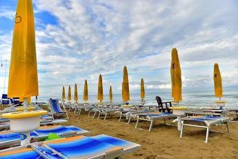 Spiagge vuote Gassmann bacchetta i balneari Abbassate i prezzi Spiagge vuote Gassmann bacchetta i balneari Abbassate i prezzi