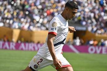 Stella del Psg Achraf Hakimi accusato di stupro procura francese chiede processo Stella del Psg Achraf Hakimi accusato di stupro procura francese chiede processo