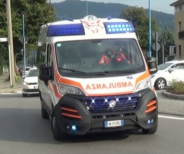 Tragedia a Lumezzane anziano travolto e ucciso dal portellone di un camion Tragedia a Lumezzane anziano travolto e ucciso dal portellone di un camion