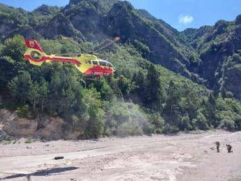 Trentino escursionista cade sulla ferrata Valimpach e muore davanti a moglie e figli Trentino escursionista cade sulla ferrata Valimpach e muore davanti a moglie e figli