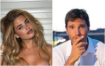 Video privati di Stefano De Martino e Caroline Tronelli finiscono online la denuncia Video privati di Stefano De Martino e Caroline Tronelli finiscono online la denuncia